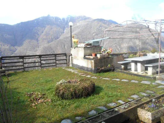 Terrass - Panoramic Villa with Garden in Roure