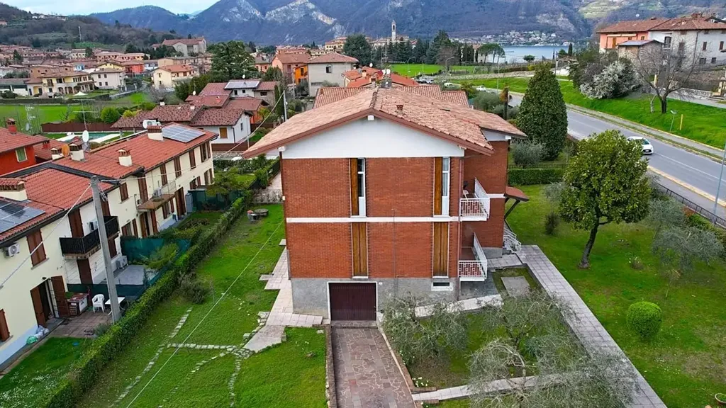 Vue aérienne - Bifamiliar Villa with Garden in Clusane, Iseo