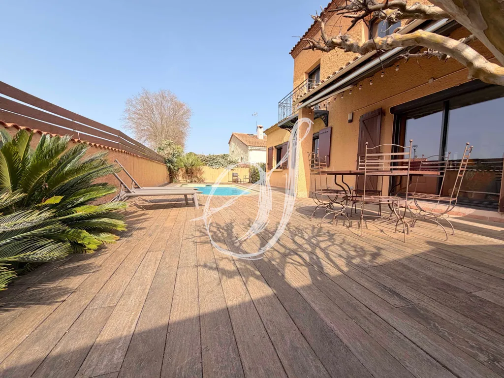 Pool - Villa with Pool and Garden in Lavérune
