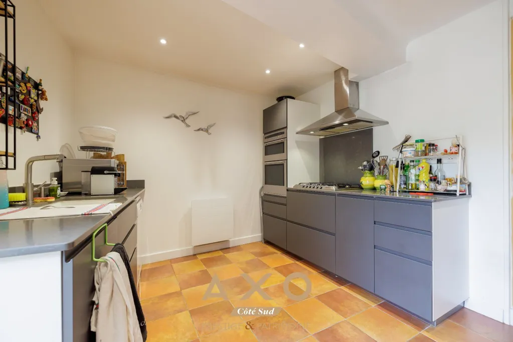 Köök - Provençal Townhouse with Courtyard in Cucuron
