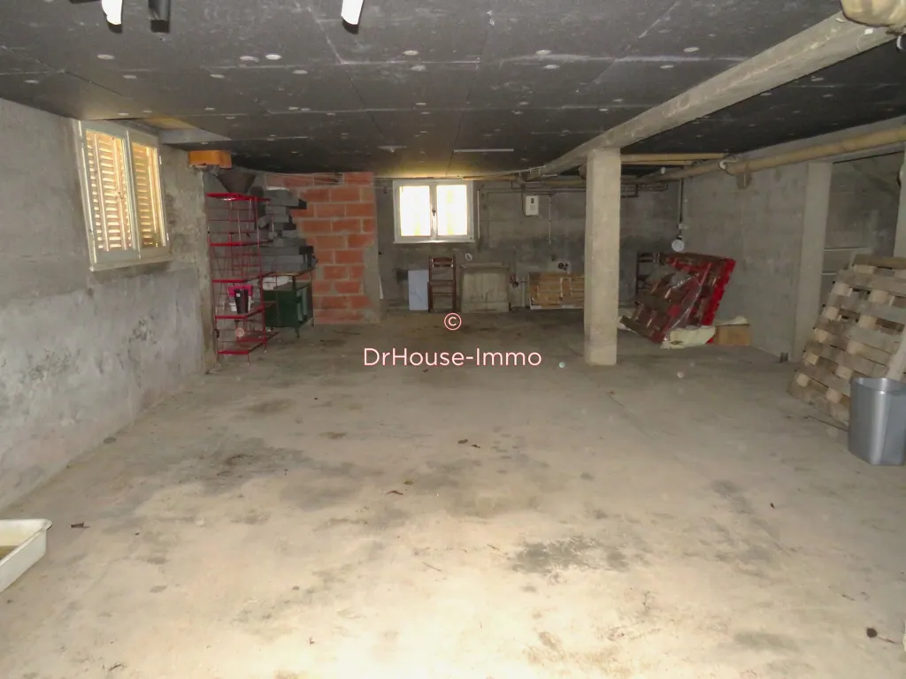 Garage - Maison avec Deux Appartements à Longvic