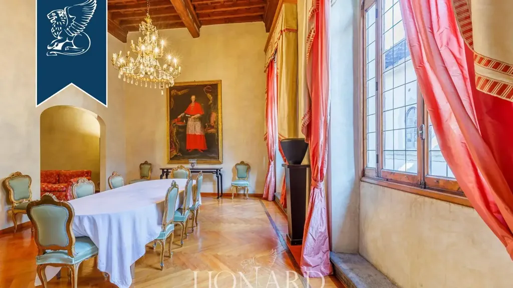 Dining Room - Historic Attico with Decorated Facade in Florence