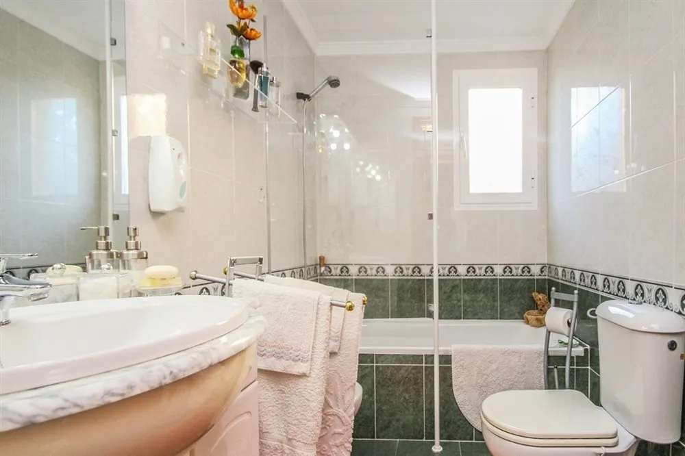 Salles de bain - Villa with Sea Views and Pool in Badia Gran