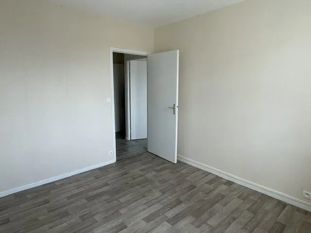 Pièces - Appartement T3 avec Ascenseur et Parking en Centre-Ville