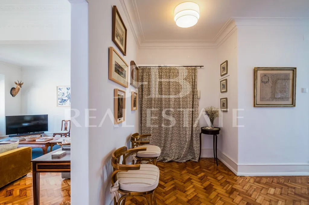 Living Room - Renovated Apartment with River View in Restelo