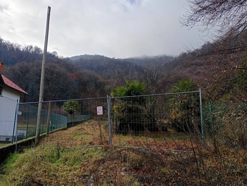 Giardino - Terreno edificabile con vista lago a Porto Ceresio