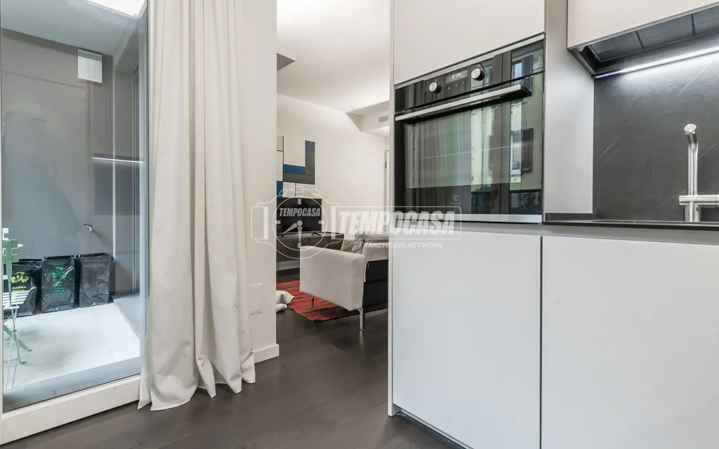 Cuisine - Bright Apartment with Balcony in Milan
