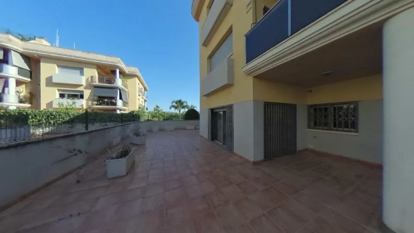 Terrass - Spacious Flat with Pool in Cubelles, Barcelona