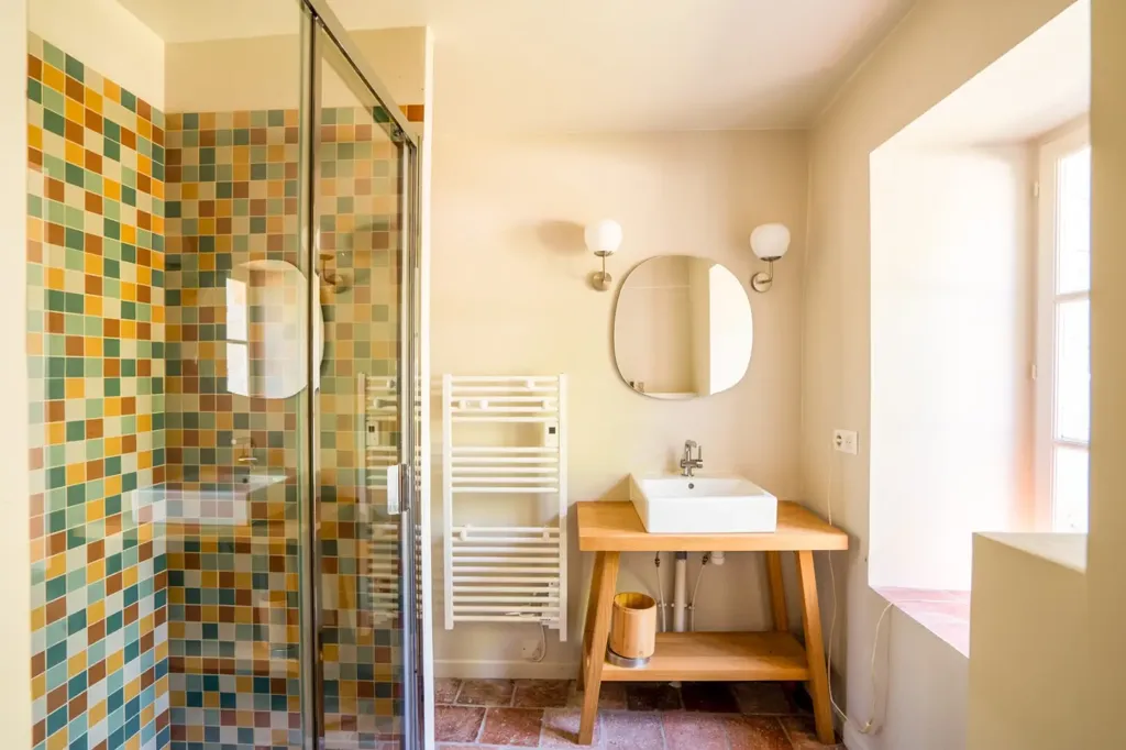 Salles de bain - Hamlet Rénové avec Vue sur les Pyrénées à Condom
