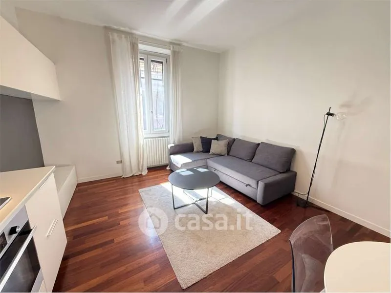 Elutuba - Armed Two-Bedroom in Via Bernardino Verro, Milan