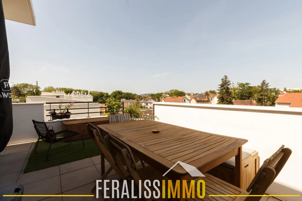 Terrace - Flat with Large Terrace in Sought-After Area