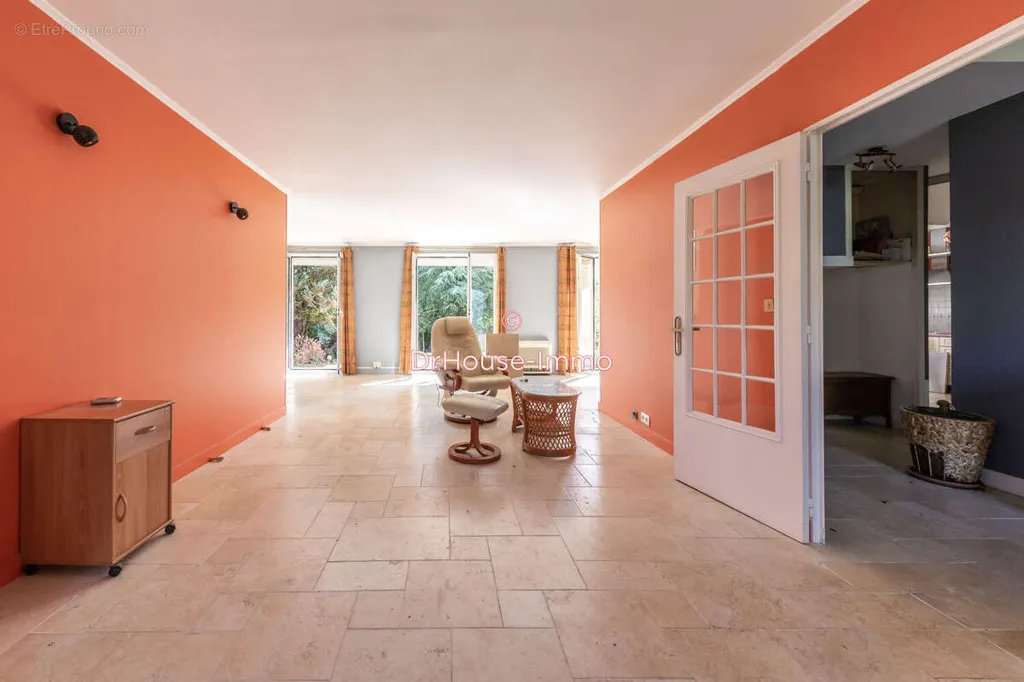 Maison 8 pièces à Plaisir
