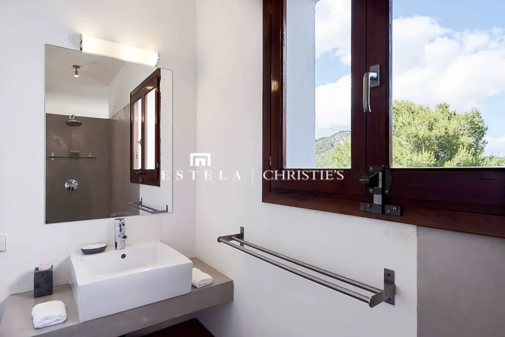 Salles de bain - Contemporary Villa with Pool in Es Cubells