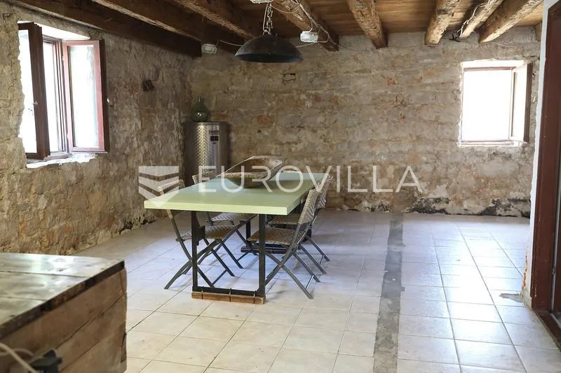 Sala da pranzo - Partially Renovated Stone House, Seafront in Prvić Luka