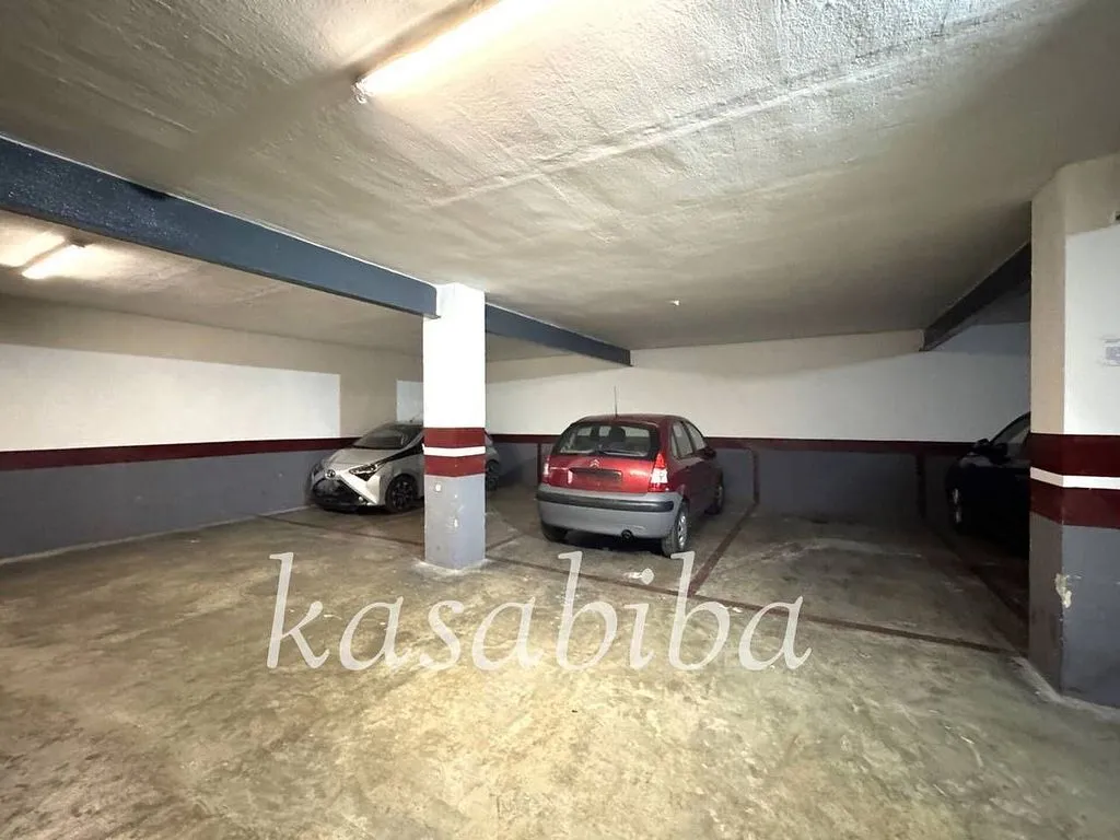 Garage - Apartment with Large Terrace in Estramurs