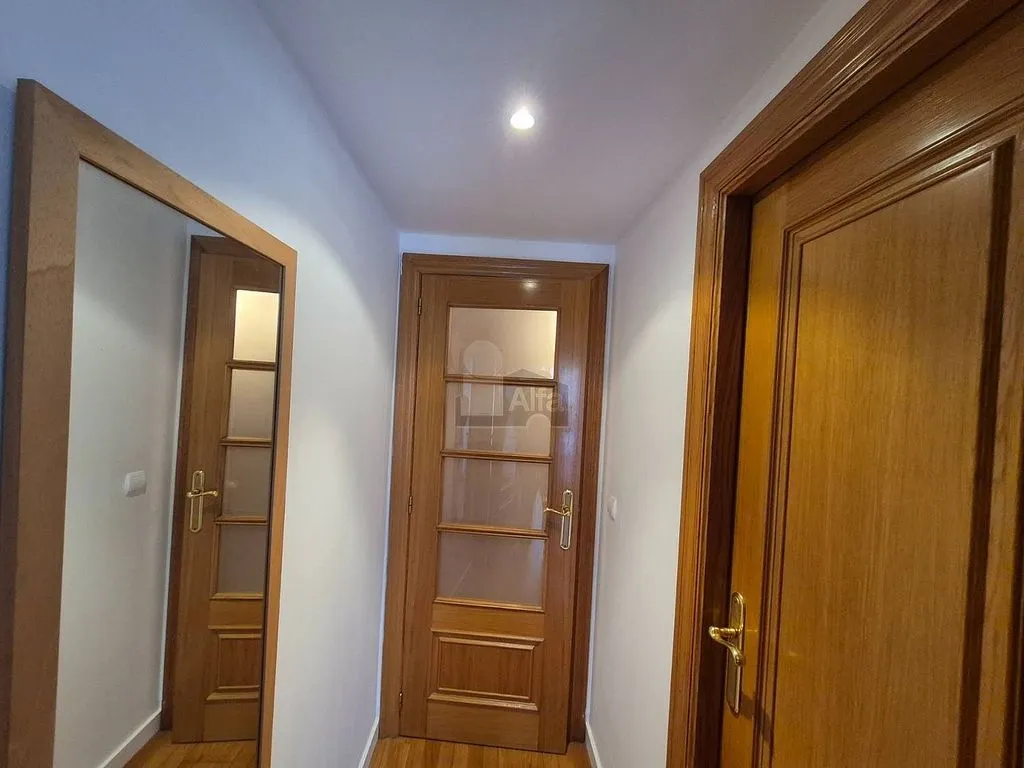 Hallway - 1-Bed Flat with Garden on Avenida Francia
