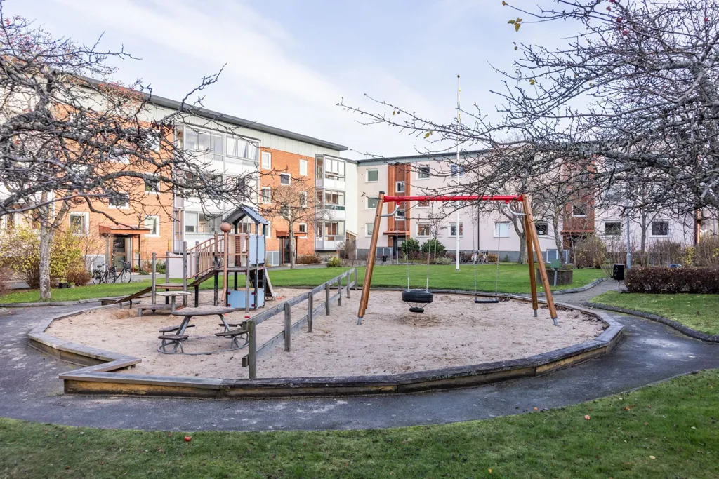 Aed - Two-Bedroom Flat with Balcony in Jönköping