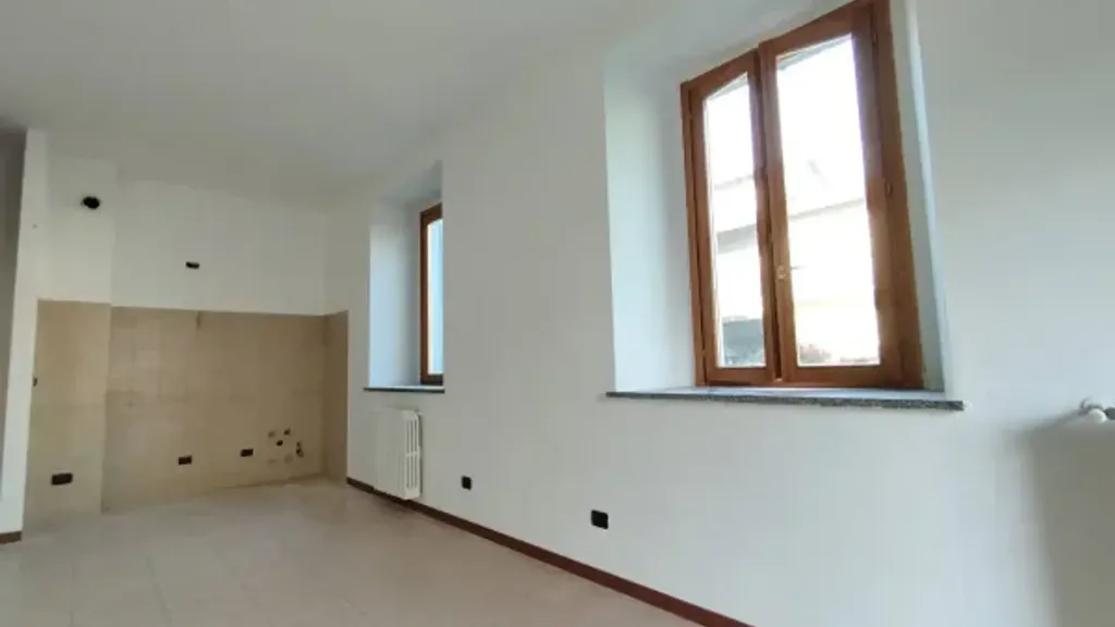Pièces - Rented Duplex with Central Heating in Rho