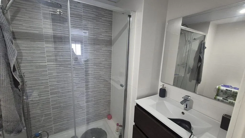 Salles de bain - Apartment with Pool and Terrace in El Pinillo