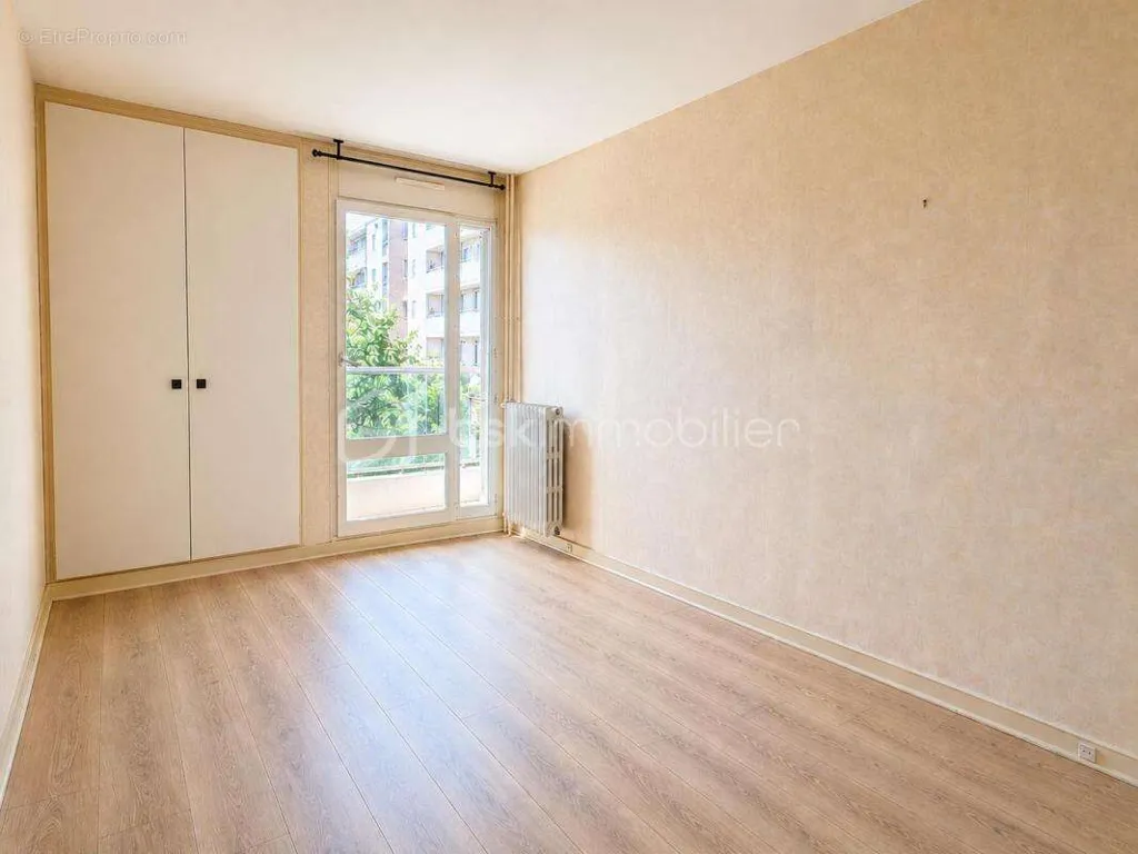 Pièces - Appartement Familial avec Terrasse et Parking au Parc de Diane