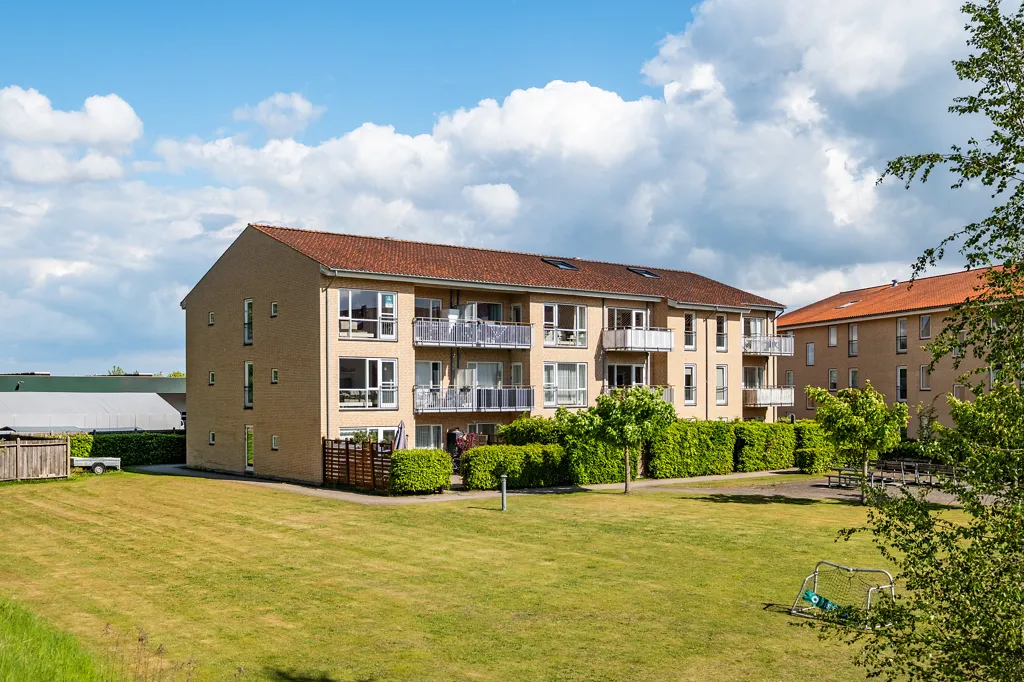 Jardin - Renovated 4-Bed Flat with Terrace in Farum