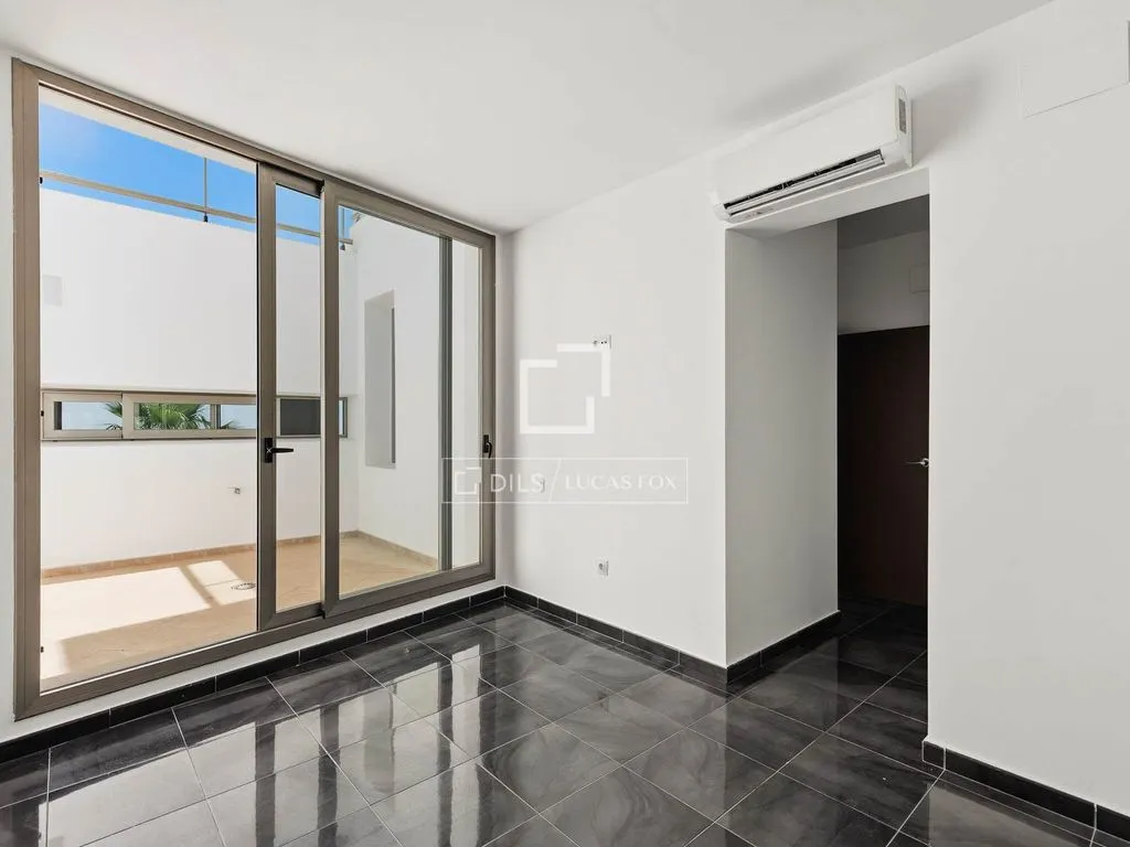 Toad - Contemporary Villa with Pool in Calpe
