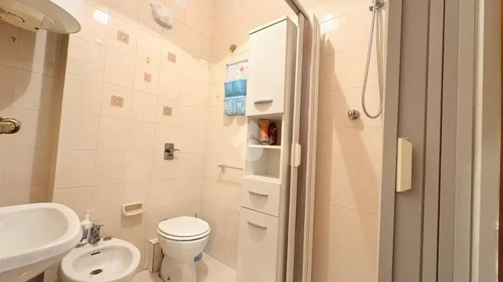 Salles de bain - 4-Bedroom Apartment with Balcony in Palermo