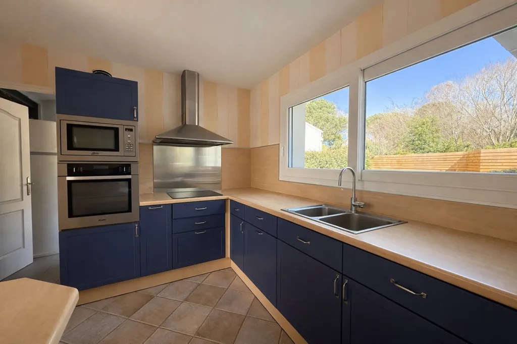Cuisine - Maison Familiale avec Piscine à Fouesnant