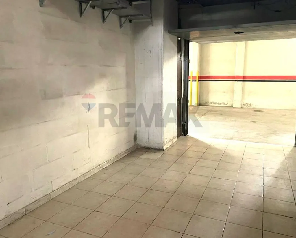 Garage - Garage in Trani with Electric Gate