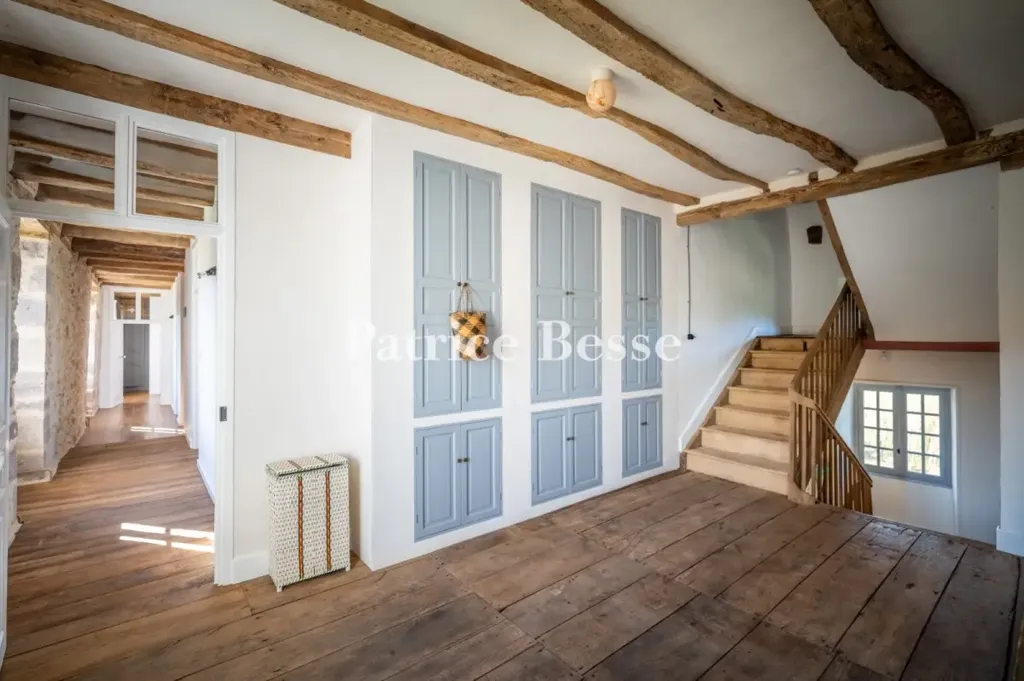 Entrée - Manoir du 17e s. avec Dépendances en Corrèze