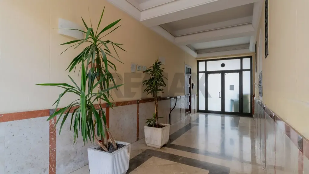 Esik - Rustic-Style Apartment with Balcony in Palermo