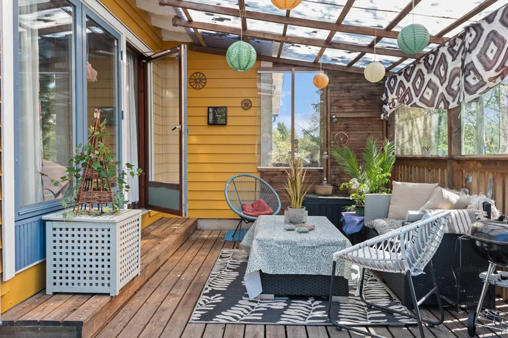 Terrasse - Two Renovated Cottages with Sea View in Långvik