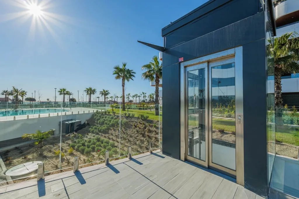 Bassein - Beachfront Penthouse with Sea Views in Torremolinos