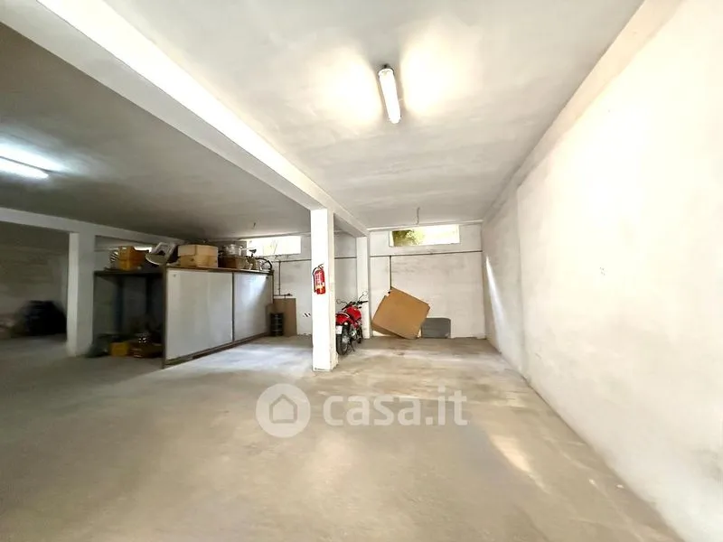 Garaaž - Fully Renovated Apartment with Balconies in Trani