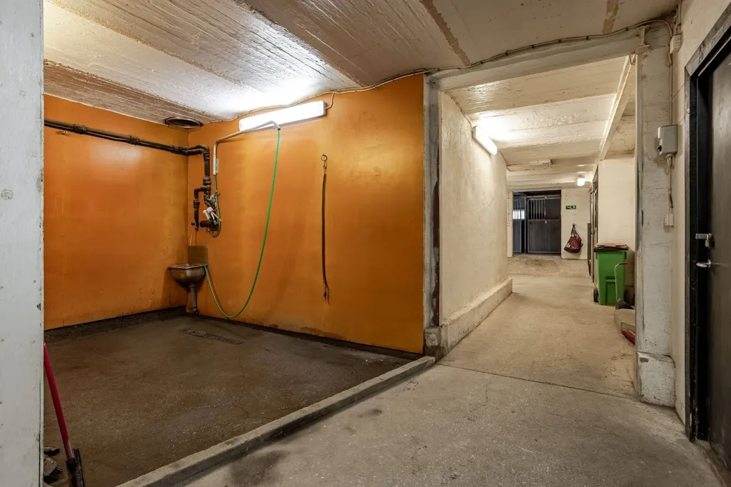 Garage - Well-Maintained Farmhouse with Stables in Västernorrland