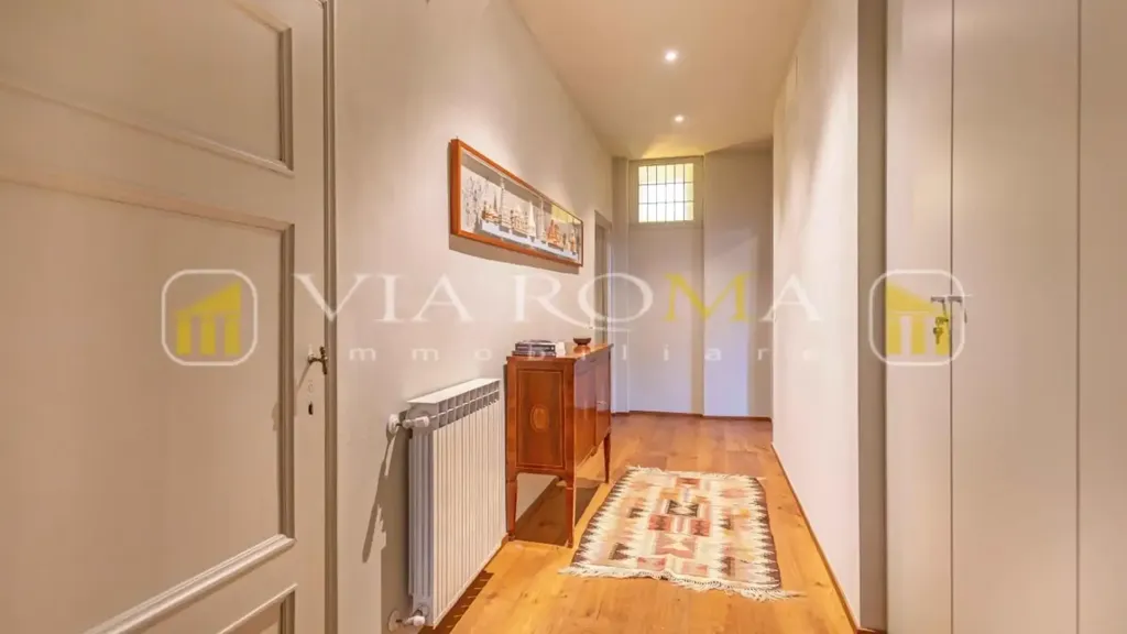 Esik - Luxury Flat with Period Features in Lucca
