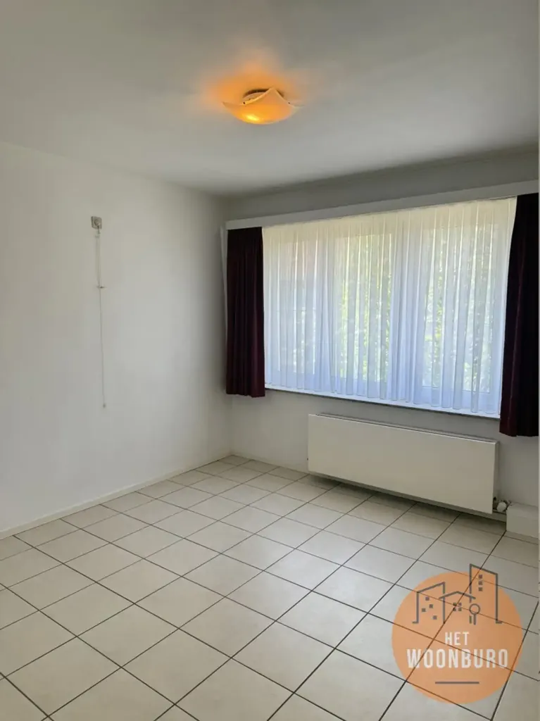 Toad - 2-Bedroom Apartment with Balcony in Aalst