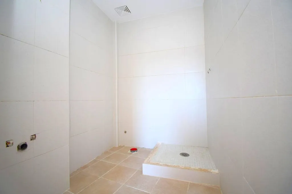 Salles de bain - Newly Built Townhouse with Parking in Caimari