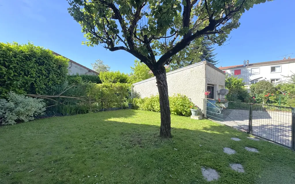 Jardin - Appartement T2 avec Jardin à Bessancourt