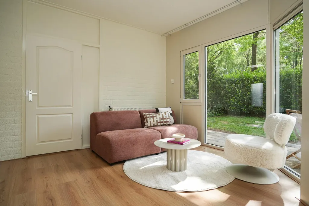 Elutuba - Linked Bungalow with Park View in Erm