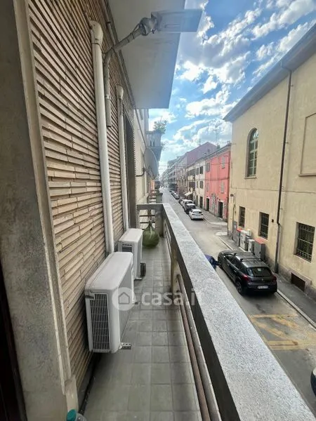 Rõdu - Rearranged Apartment with Balcony in Alessandria