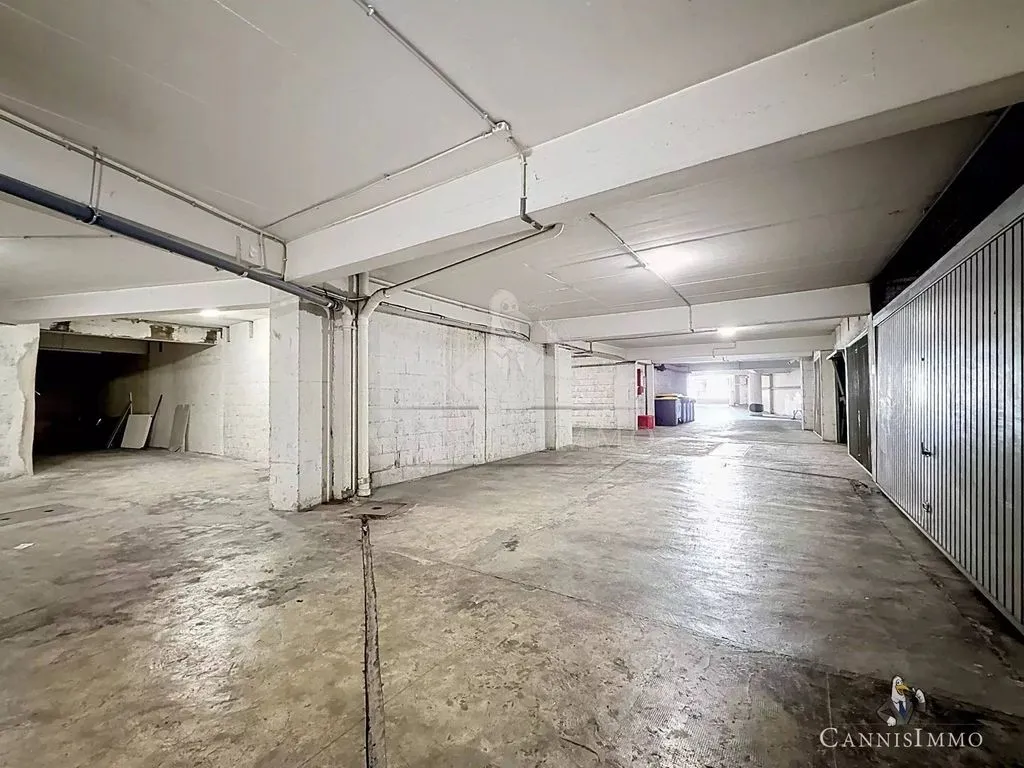 Garage - Appartement 4 Pièces avec Garage à Cannes