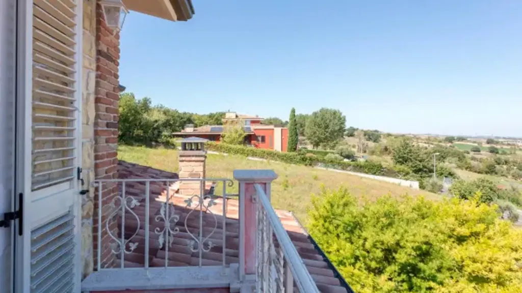 balcony
