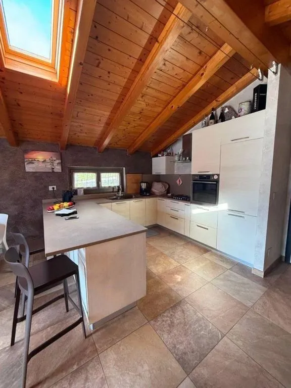 Köök - Luxury Apartment with Lake View in Musso