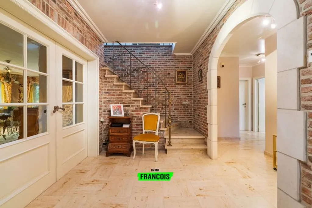 hallway_entrance