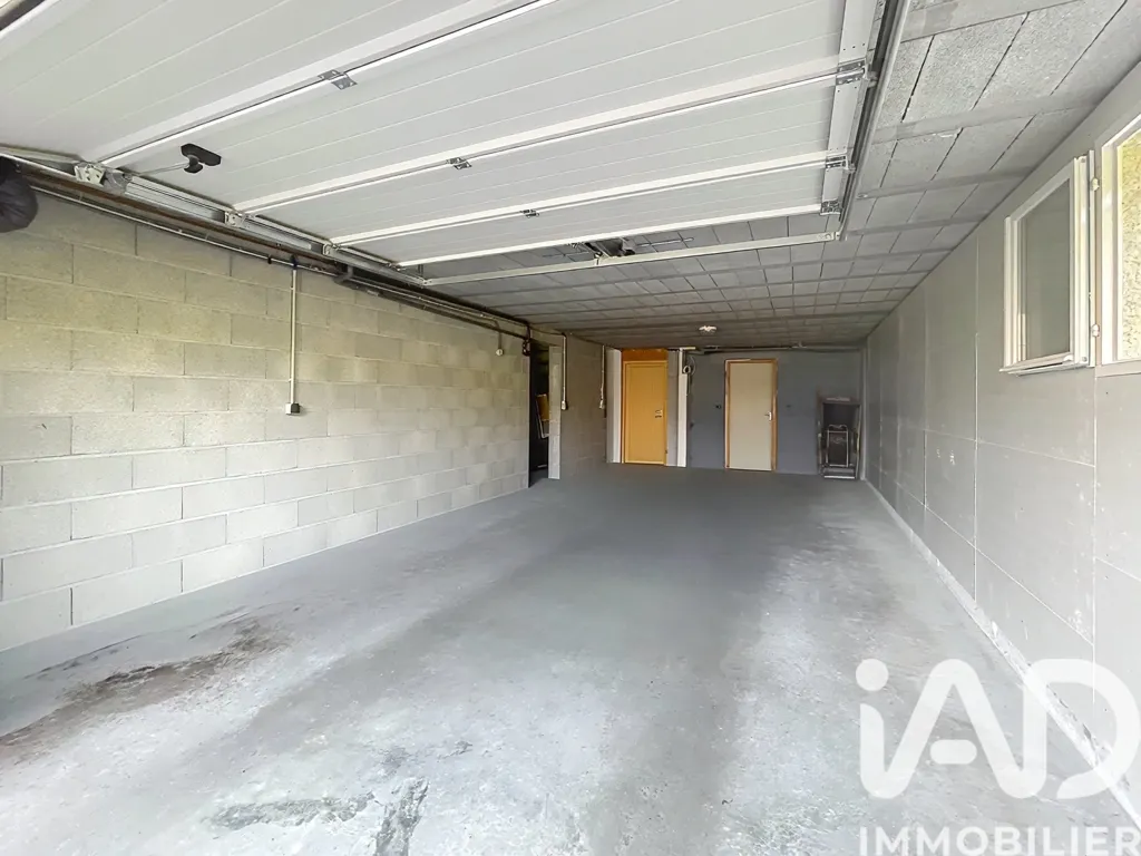 Garage - Maison d'Architecte avec Vue Montagne à Héry-sur-Alby