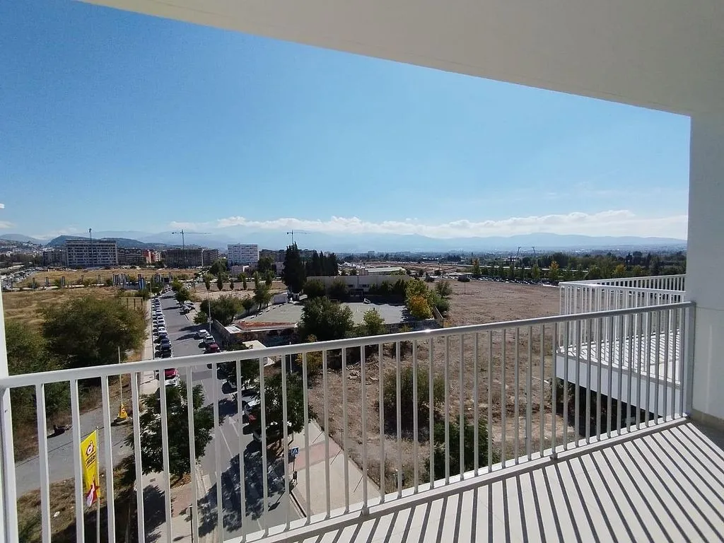 3-Bed Apartment with Pool in Rosaleda