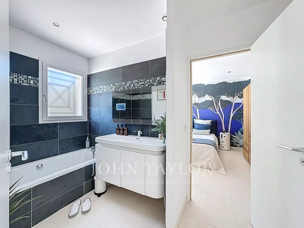 Bagni - Contemporary Villa with Pool in Roquefort-les-Pins
