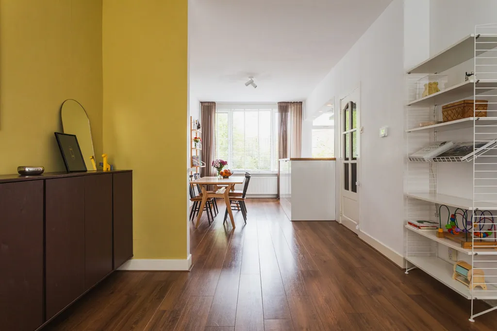 Esik - Modern Apartment with Balcony in Bezuidenhout