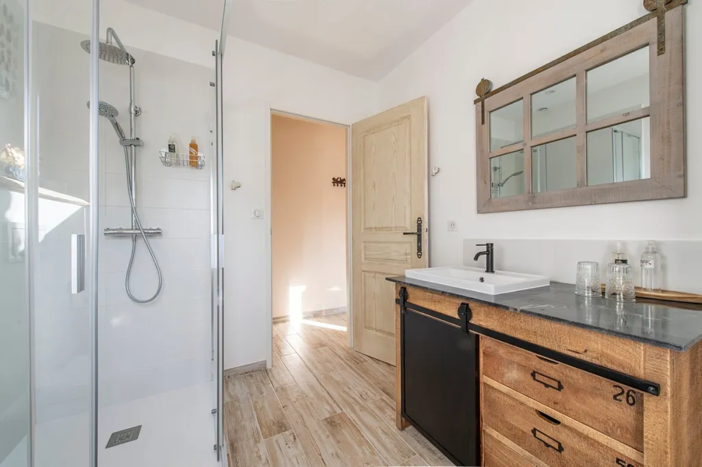 Salles de bain - Propriété de Charme avec Piscine au Pied du Luberon